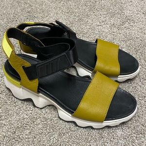 SOREL Women’s Kinetic Sandal Dioxide Gold Size 9.5